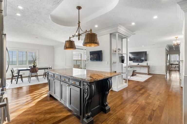 121 W 48th Street — photo 12