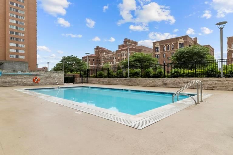 121 W 48th Street — photo 30