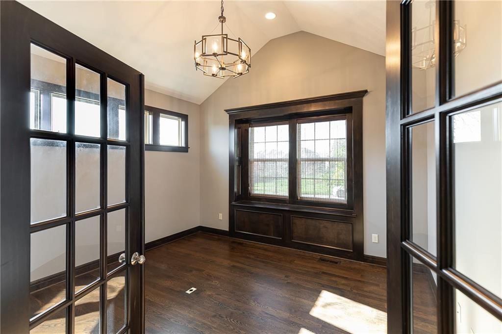 15701 Canterbury Street — photo 32