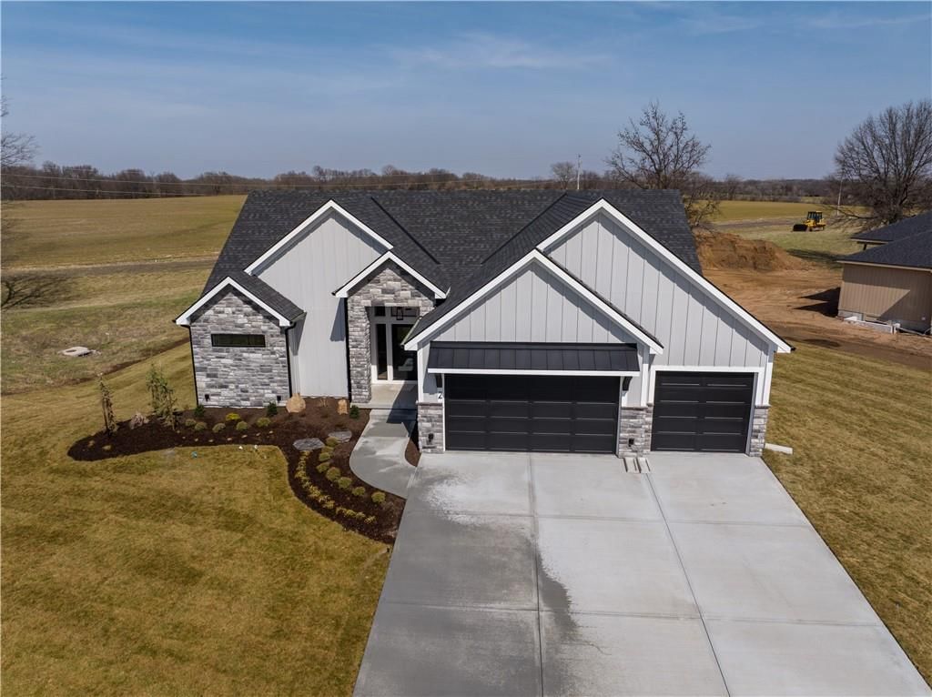 2 Red Fox Circle, Lake Winnebago, MO