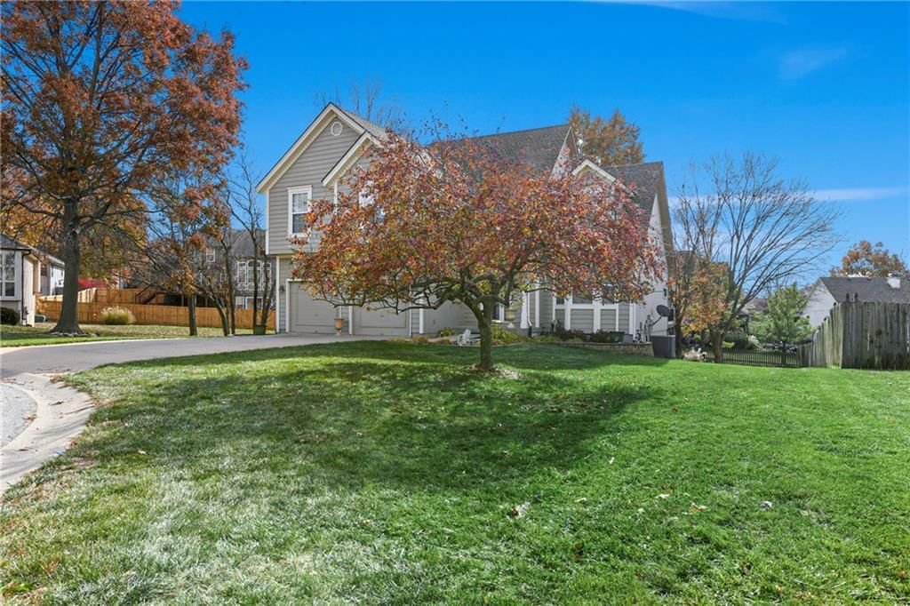 1511 Fox Run Lane — photo 3