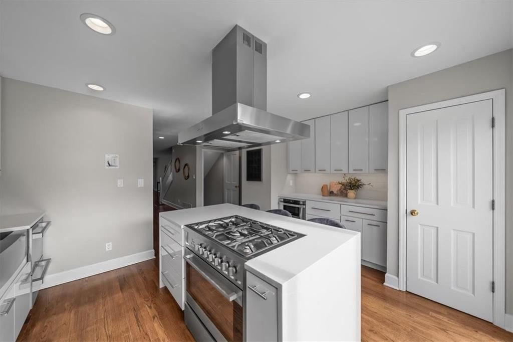 1101 W 47th Street — photo 9