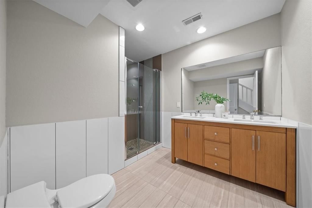 1101 W 47th Street — photo 14