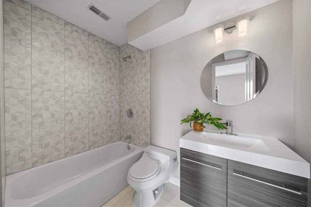 1101 W 47th Street — photo 19