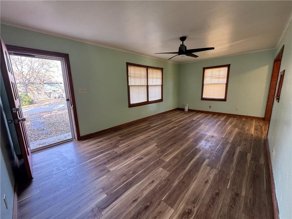105 W Billings Street — photo 3