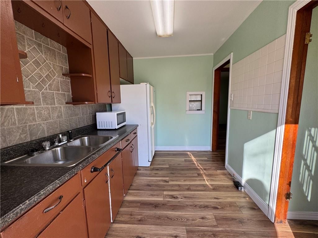 105 W Billings Street — photo 5