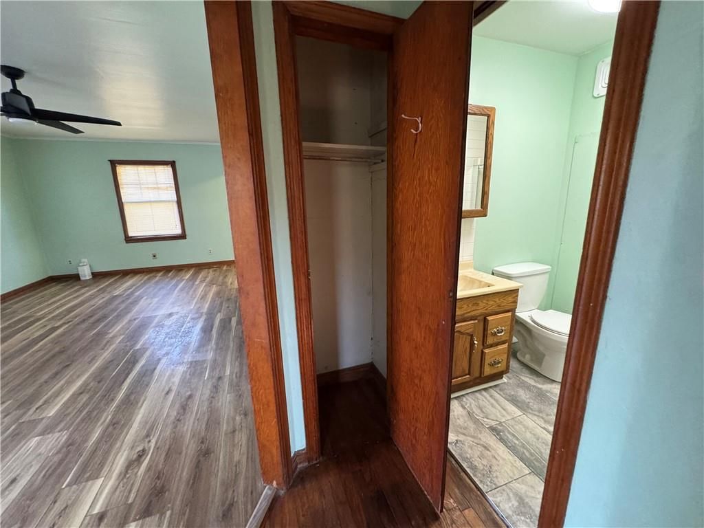 105 W Billings Street — photo 13