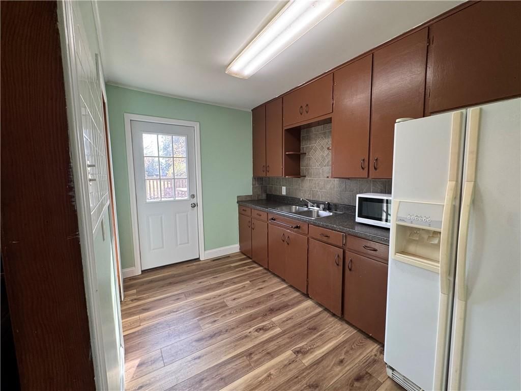 105 W Billings Street — photo 17