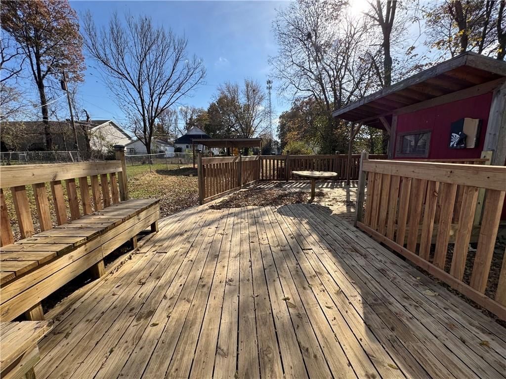 105 W Billings Street — photo 23