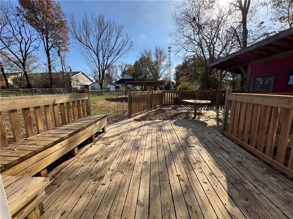 105 W Billings Street — photo 24