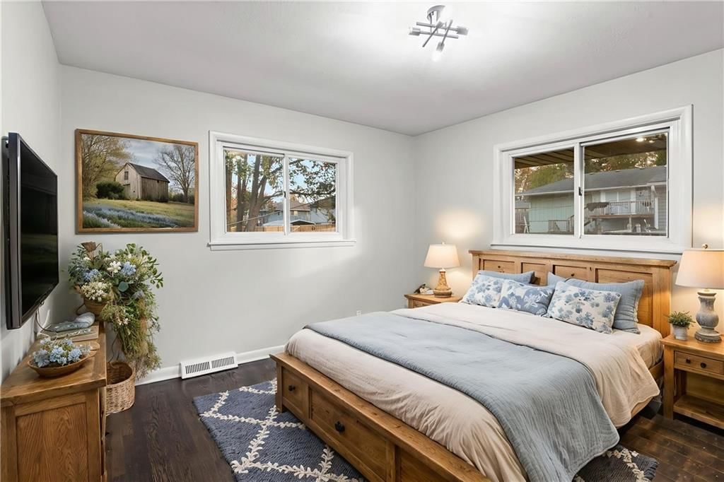 5309 N Mersington Avenue — photo 5
