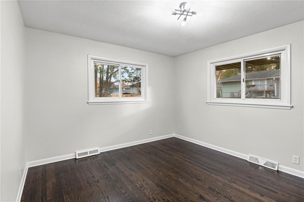5309 N Mersington Avenue — photo 18
