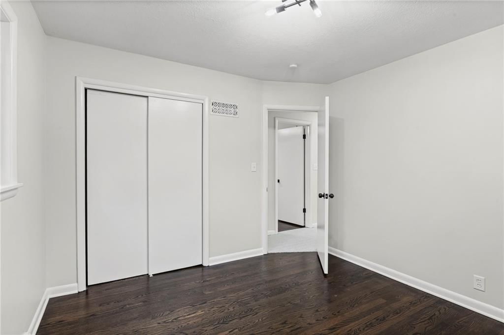5309 N Mersington Avenue — photo 25