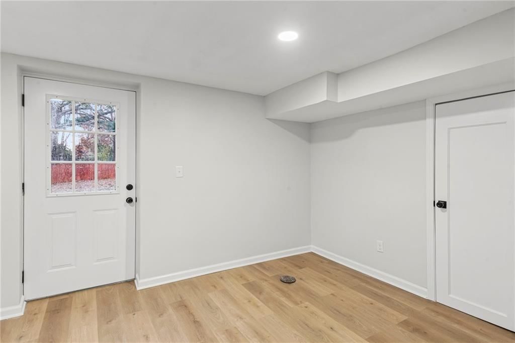 5309 N Mersington Avenue — photo 31