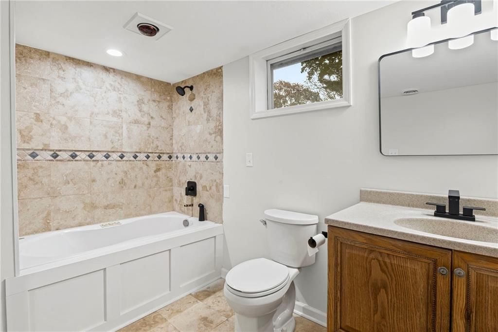 5309 N Mersington Avenue — photo 34