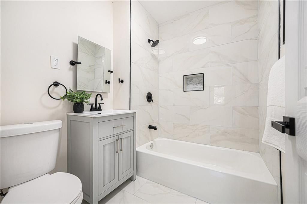 5700 Woodland Avenue — photo 20