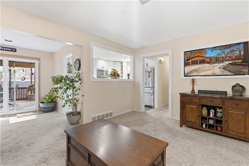 9207 W 97th Street — photo 5