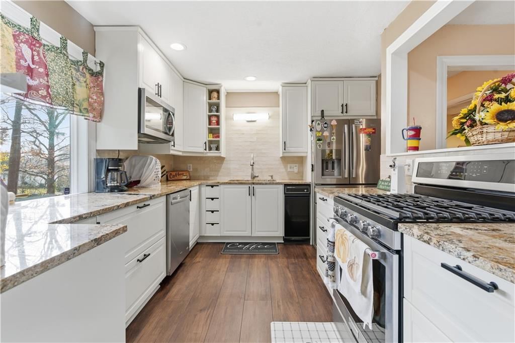 9207 W 97th Street — photo 15