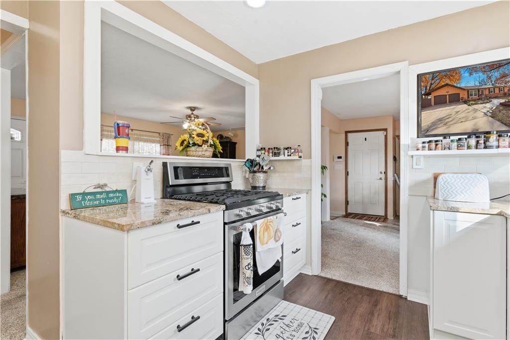 9207 W 97th Street — photo 16