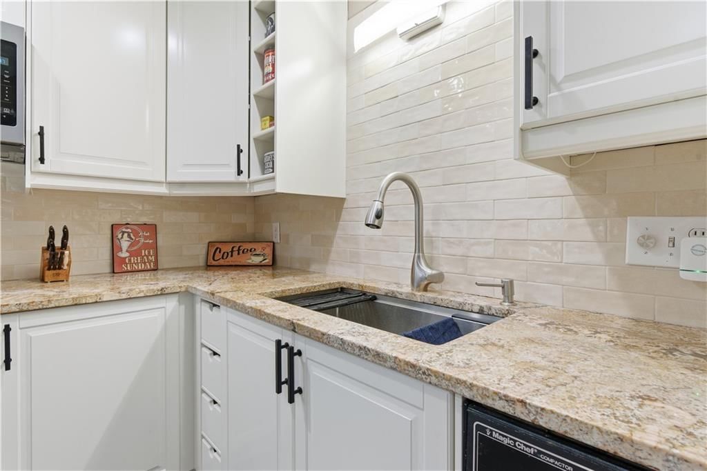 9207 W 97th Street — photo 17