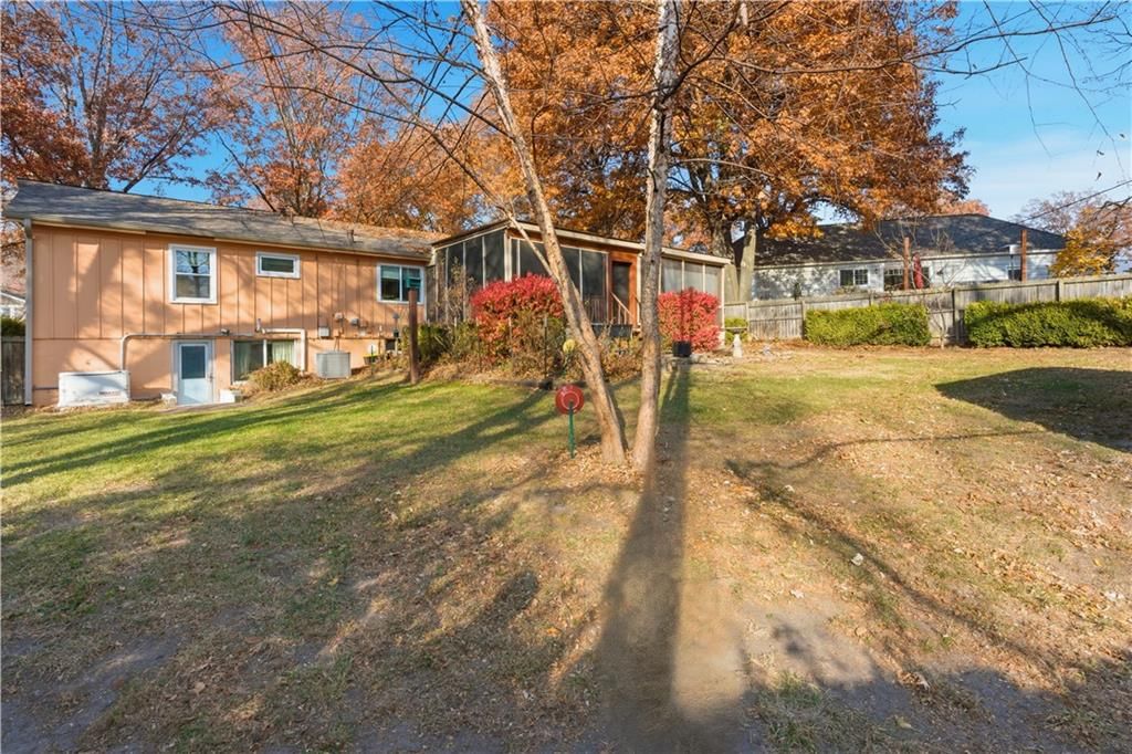 9207 W 97th Street — photo 23