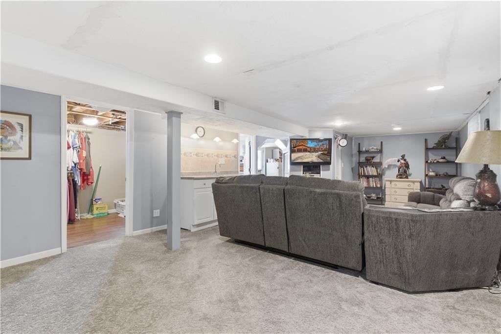 9207 W 97th Street — photo 24