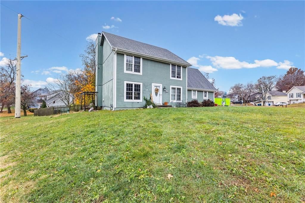 1601 Dunwich Drive — photo 4