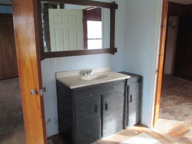 230 E Moniteau Street — photo 11