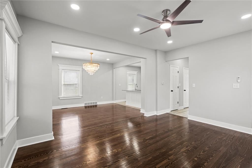 6011 E 8th Street — photo 11