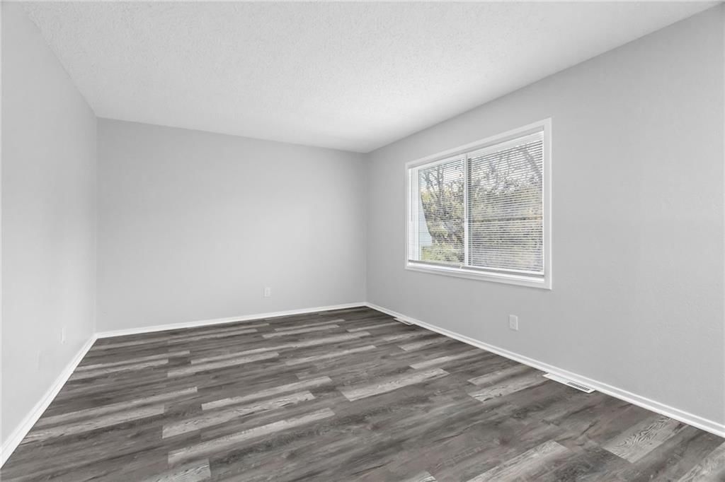 1008 N Parkway Drive — photo 4