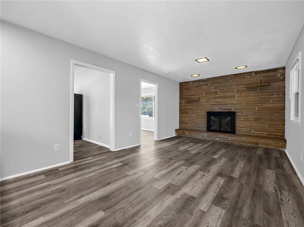 700 E GUDGELL Street — photo 5