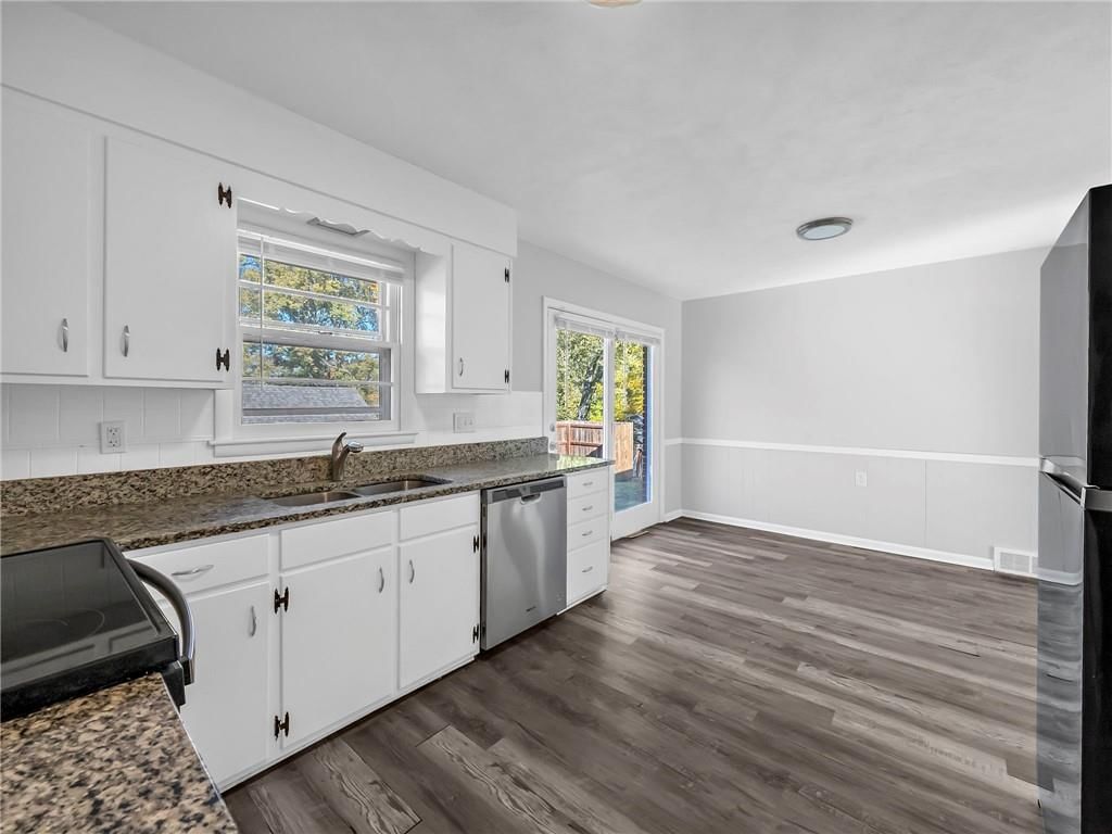 700 E GUDGELL Street — photo 11