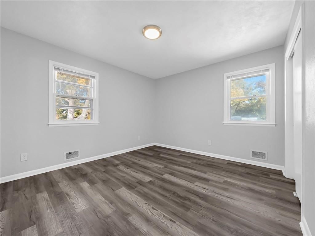 700 E GUDGELL Street — photo 12
