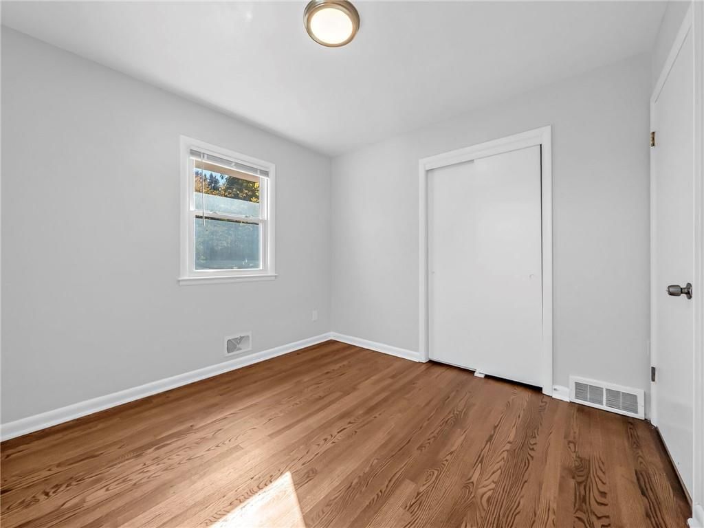 700 E GUDGELL Street — photo 17