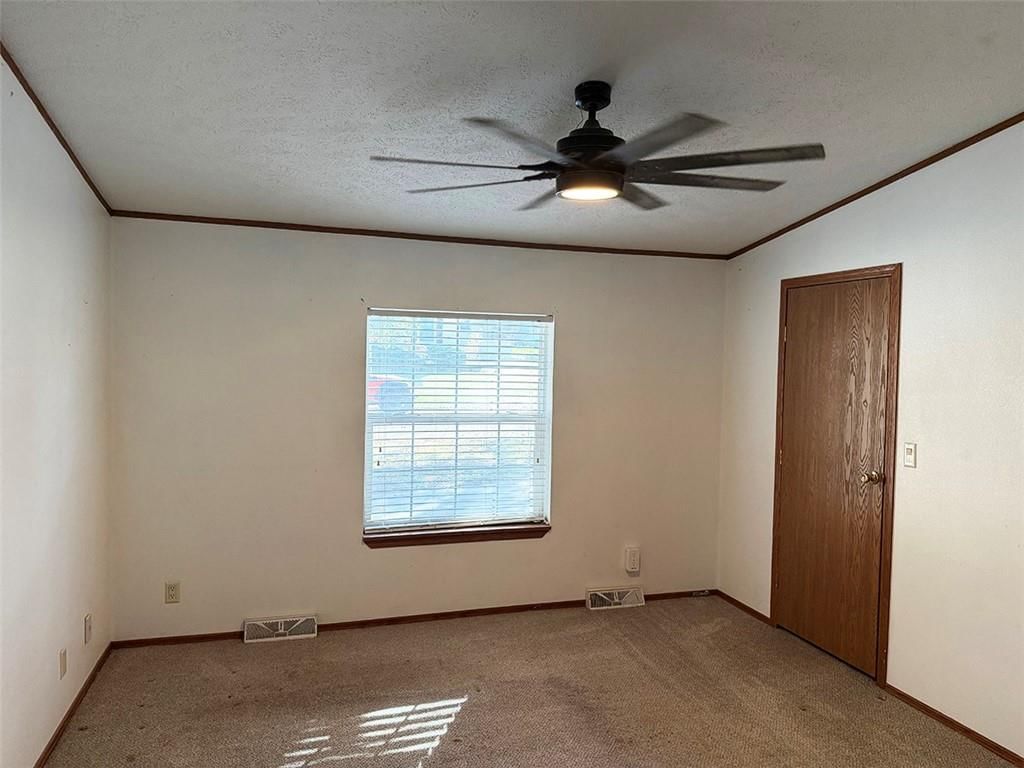 410 Park Avenue — photo 23