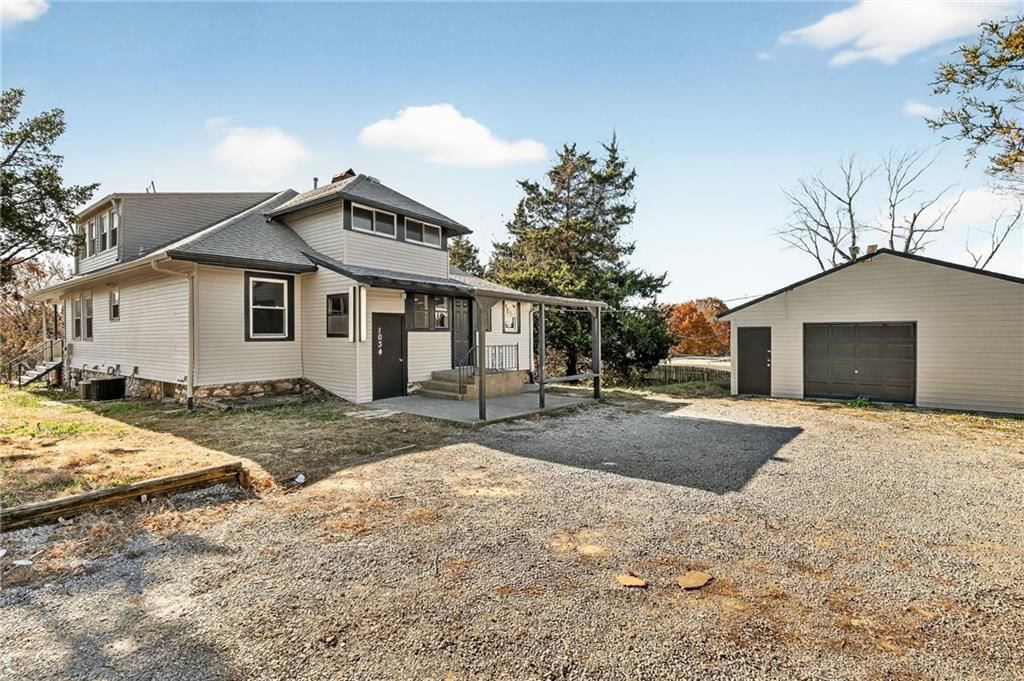 1034 W Truman Road, Independence, MO
