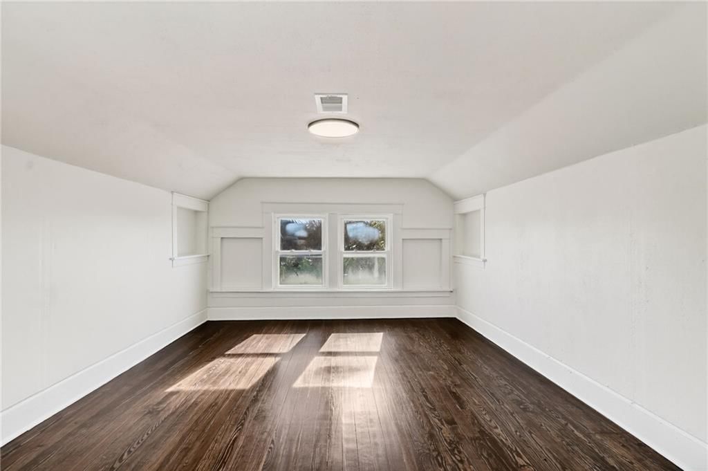 1034 W Truman Road — photo 14