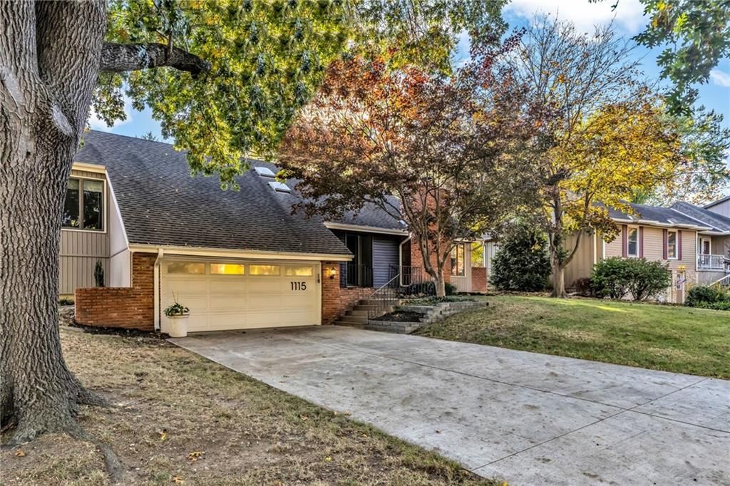 1115 NE Oak Tree Drive — photo 3