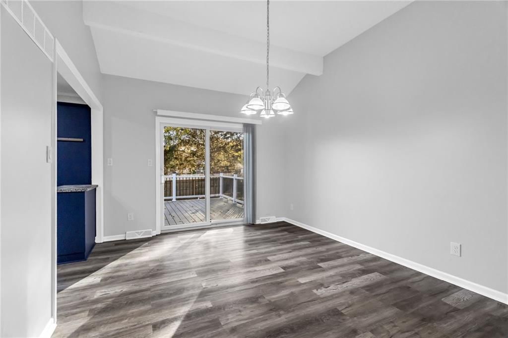 1115 NE Oak Tree Drive — photo 8