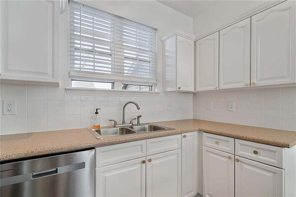 7615 W 158th Terrace — photo 8