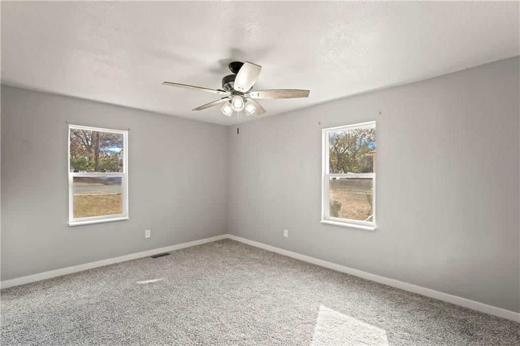 3826 S Crysler Avenue — photo 9