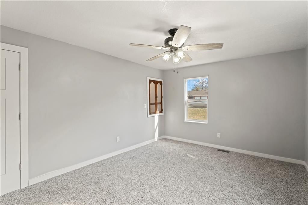 3826 S Crysler Avenue — photo 10