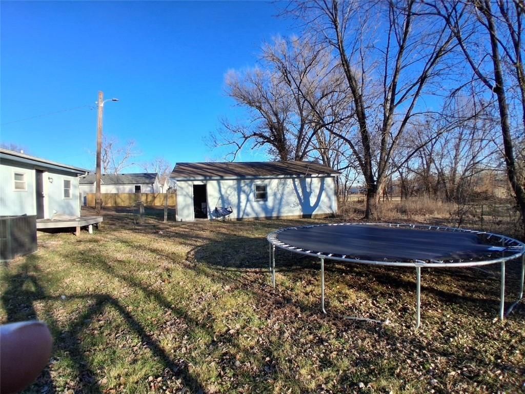 1103 Chestnut Street — photo 14