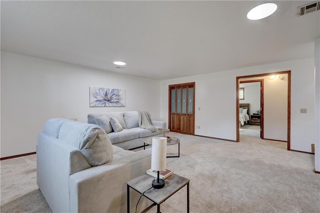 2902 N Michigan Avenue — photo 30