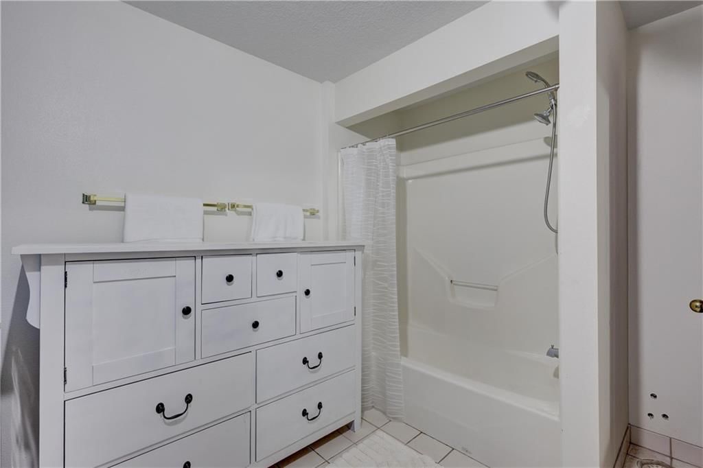 2902 N Michigan Avenue — photo 33