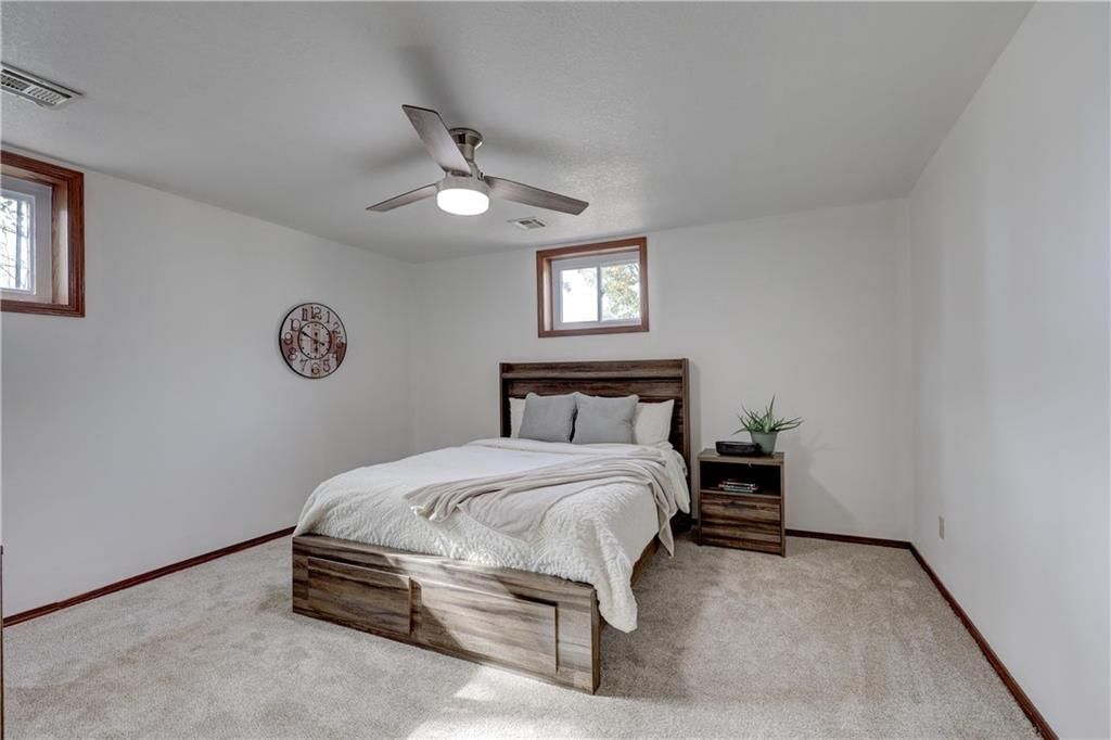 2902 N Michigan Avenue — photo 35