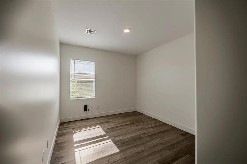 5746 E Bristol Street — photo 5