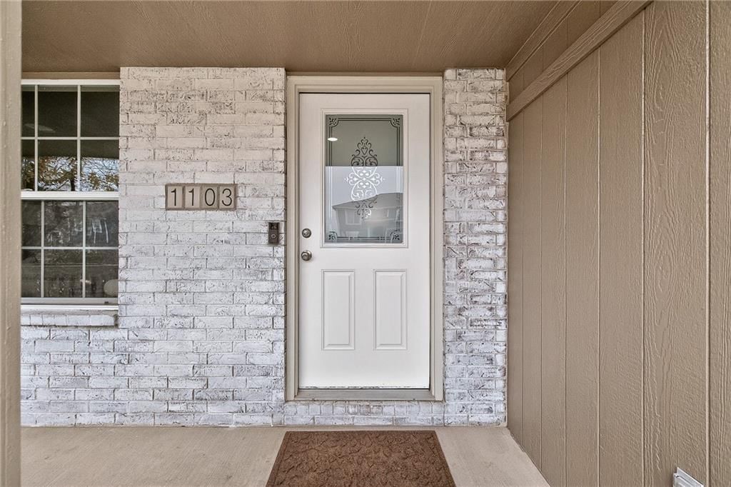 1103 NW Hickory Court — photo 3
