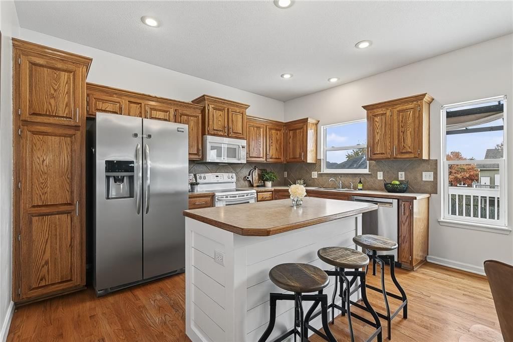 1103 NW Hickory Court — photo 11