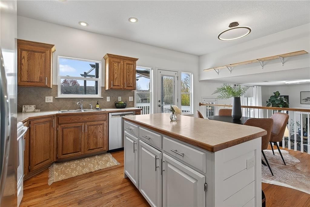 1103 NW Hickory Court — photo 12